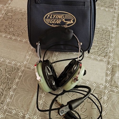 David Clark H10-13.4 Aviation Headset with Transair Flying Gear bag