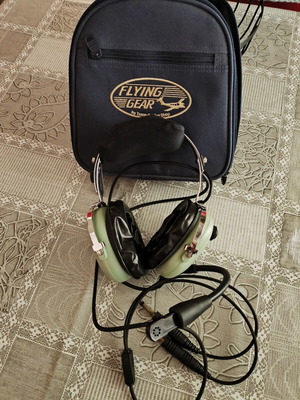 David Clark H10-13.4 Aviation Headset with Transair Flying Gear bag