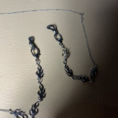 Glasses chain like new, silver color