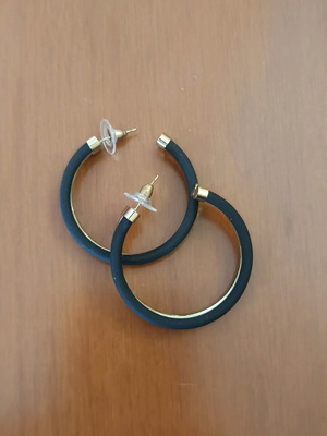 Stainless steel double-sided hoop earrings like new