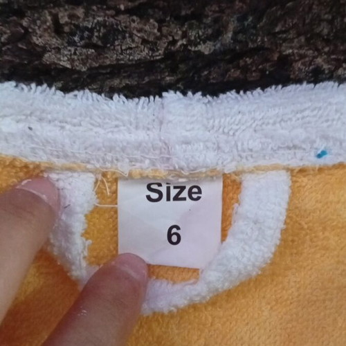 Children's bathrobe like new, size 6, unisex, 100% cotton
