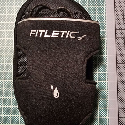 Fitletic water bottle holder like new