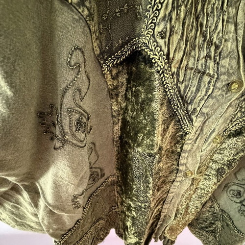 Vintage green patchwork embroidered boho blouse jacket, like new, size 2 XL