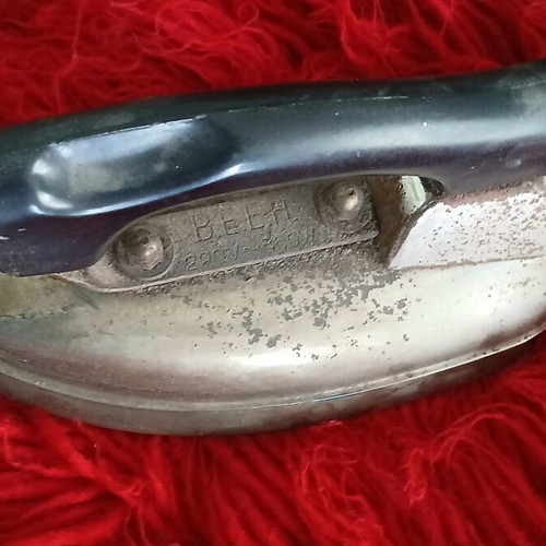 Bee.H. Electric antique iron used, good condition