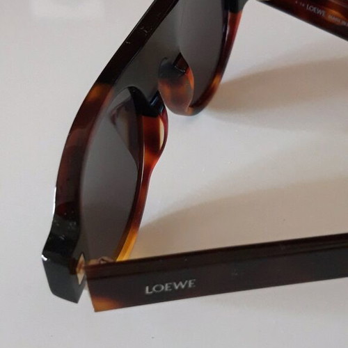 Loewe sunglasses like new, unisex with case