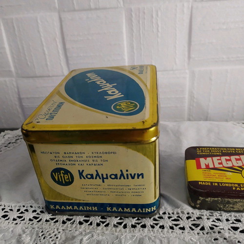 Vintage metal box Kalmalini and Meggezones used, pack