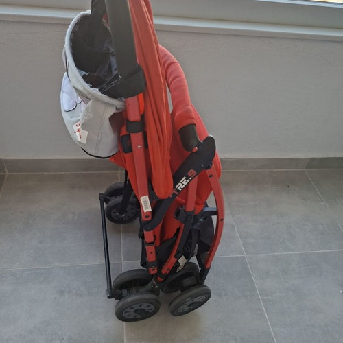 Lightweight stroller used, ideal for newborns up to 15 kg