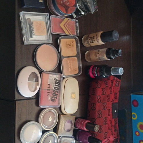 Cosmetics set of 34 pieces like new
