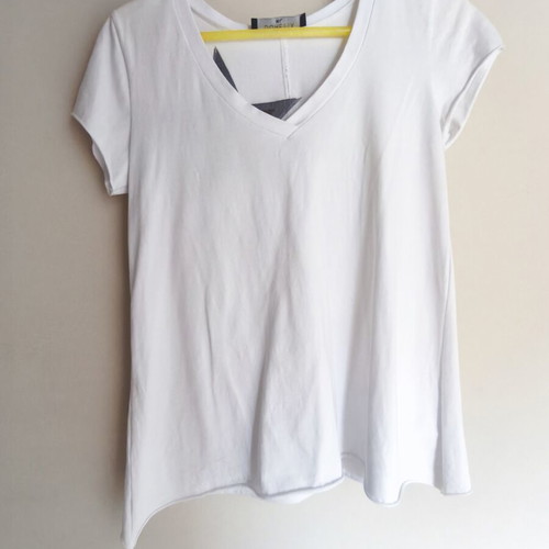 White T-shirt with Star Detail on Back like new, size L