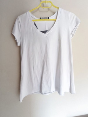 White T-shirt with Star Detail on Back like new, size L