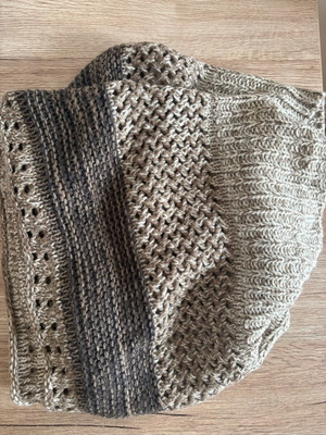 Knitted neck scarf like new, white and brown