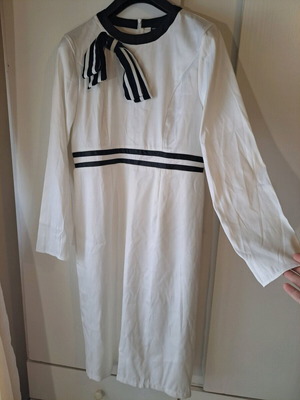 White dress with black details like new, size L