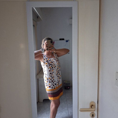 Dress like new with colorful print, sizes S and M