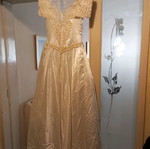 Vintage wedding dress in silk satin and hand-embroidered lace, size M