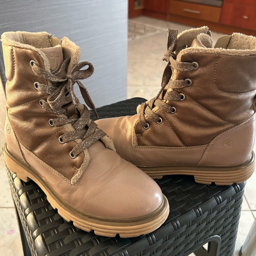 Girls' boots size 34 like new