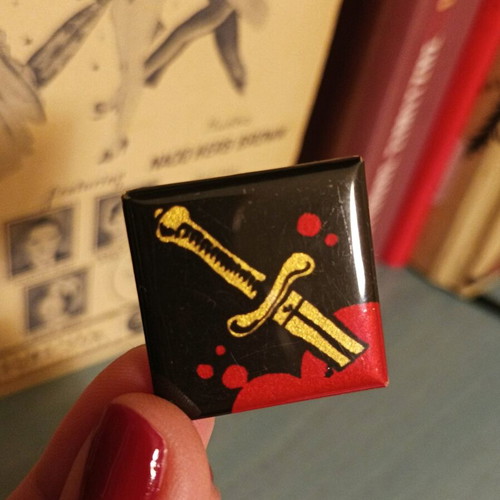 Square pin with design like new