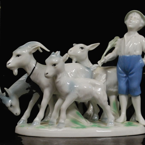 DECORATIVE ITEMS OF BAVARIAN PORCELAIN IN VERY GOOD CONDITION HALF PRICE UNTIL THE END OF JULY