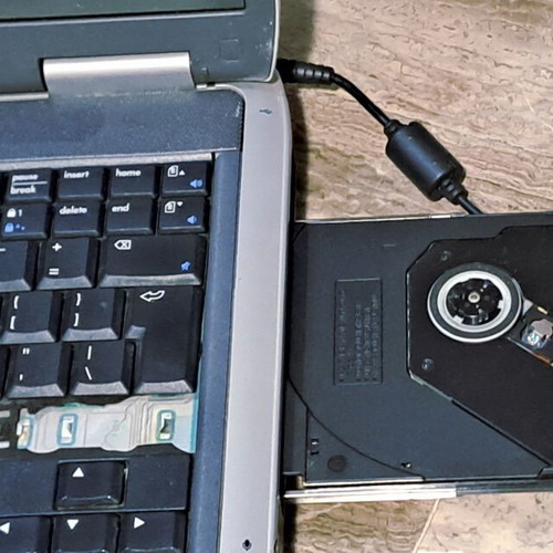 HP Compaq Presario 2500 vintage laptop Pentium 4 2.66GHz