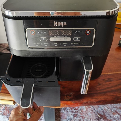 Ninja air fryer with 2 baskets 2400W 7.6L