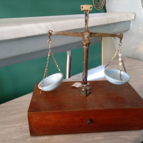 Goldsmith's scale old in good condition
