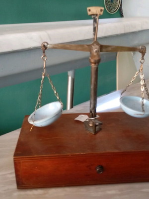 Goldsmith's scale old in good condition