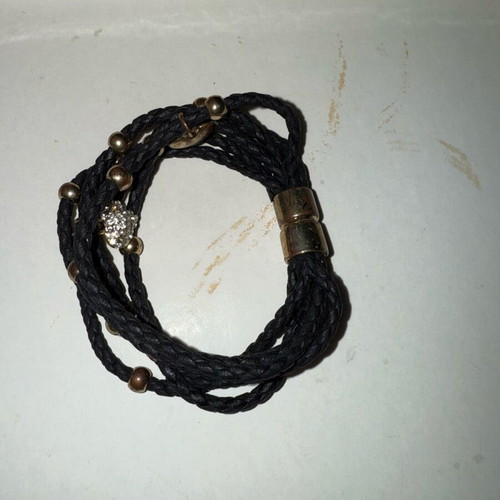 Magnetic bracelets like new, set of 2 with magnetic clasp