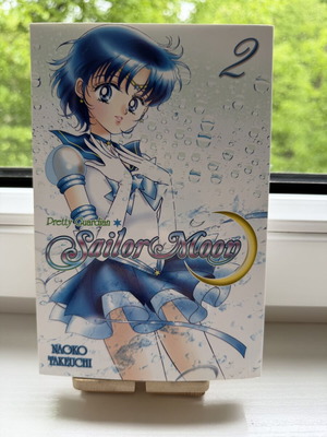 Sailor Moon Volume 2 manga book like new, English