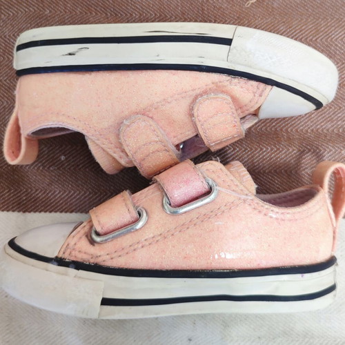 Converse kids sneakers size 21 like new