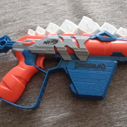 Nerf DinoSquad Stegosmash and Elite 2.0 Prospect toy guns set