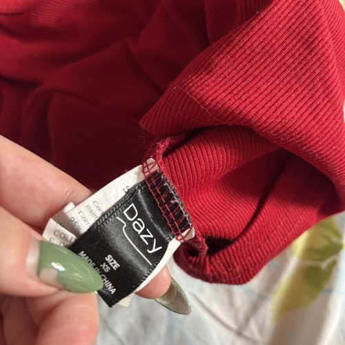 T-shirt like new, XS size, dark red