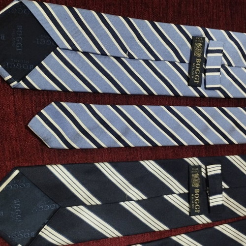 Boggi Milano silk ties set like new, regimental stripes