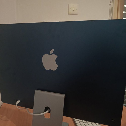 Apple iMac 24” M3, 16GB RAM, 512GB SSD, Blue