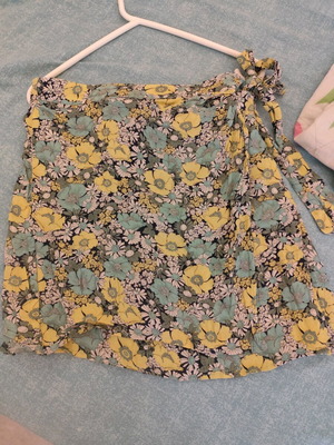 Mango skirt xs like new, multicolor, floral