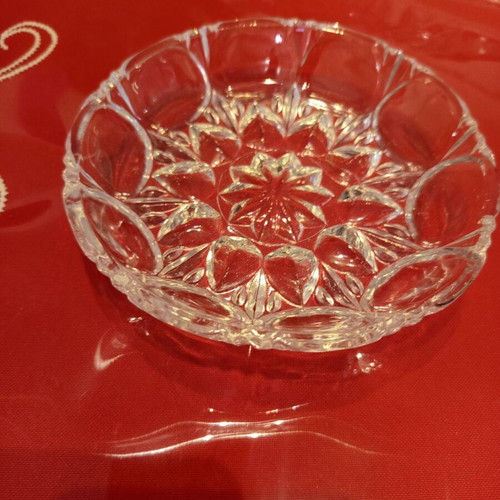 Vintage crystal dessert dish like new with embossed star design