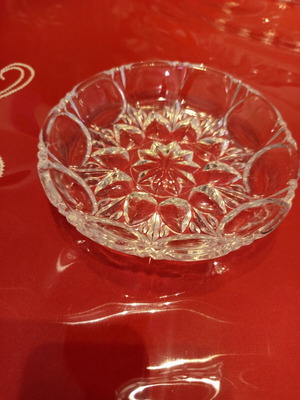 Vintage crystal dessert dish like new with embossed star design