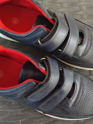 Boys' blue sneakers size 35 like new with velcro