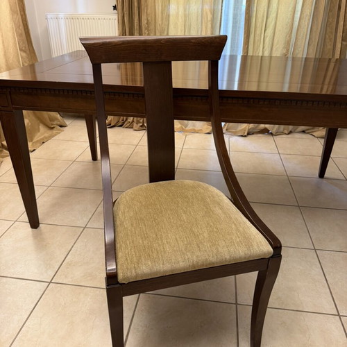 Solid wood extendable dining table with 6 chairs
