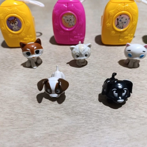 Pet Surprise Candy Toys Dogs like new, collectible miniatures