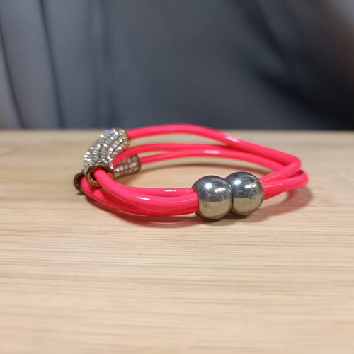 Fuchsia women's bracelet with rhinestones
