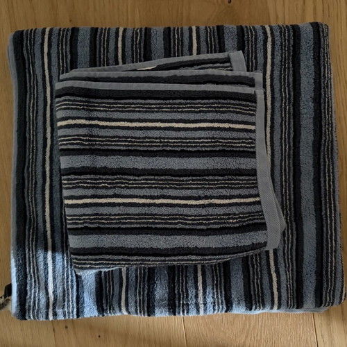 ZARA HOME striped bath towels set of 2 like new, cotton