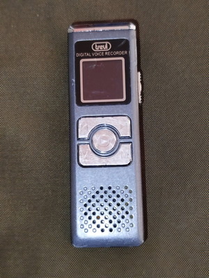 Trevi DR437 SA voice recorder used with 8GB internal memory