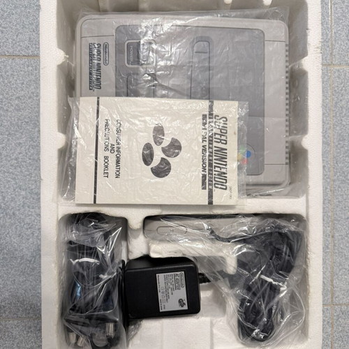 Super Nintendo Entertainment System SNES console like new, PAL German version