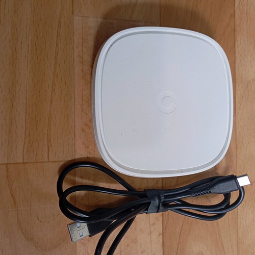 Vodafone WiFi router like new with SIM card port