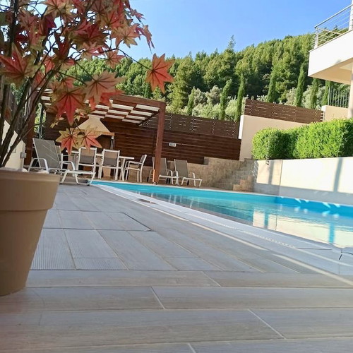 Deluxe Βίλα 214 τμ στην Εύβοια με πισίνα και θέα θάλασσα