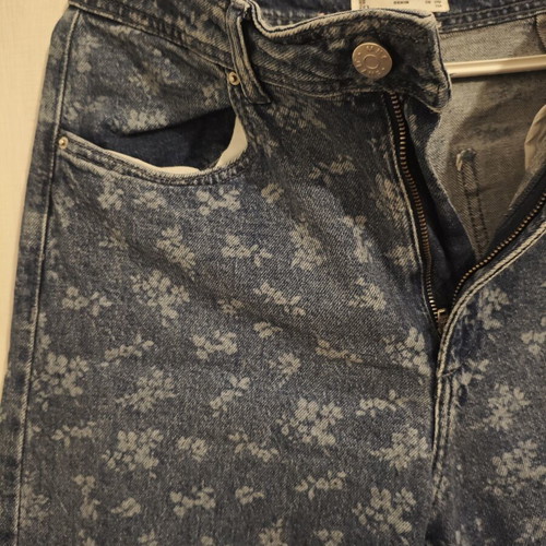 Mango denim jeans with floral pattern like new, blue