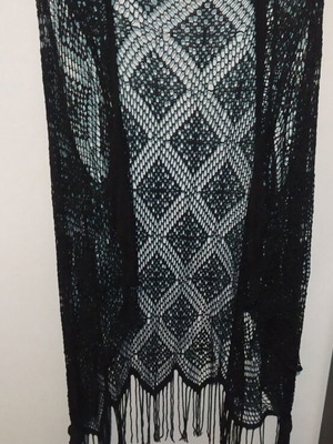 Knitted kimono like new, black with fringes
