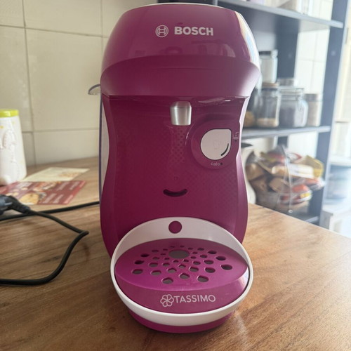 Bosch Tassimo Coffee Maker like new with capsules