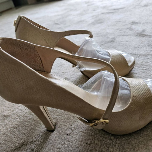 Moustakis pumps used, beige, size 36