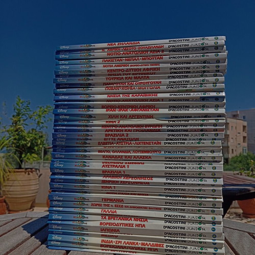 Mickey the Explorer book collection like new, 50 issues