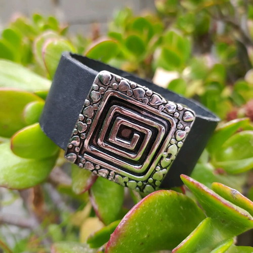 Leather bracelet new with steel detail